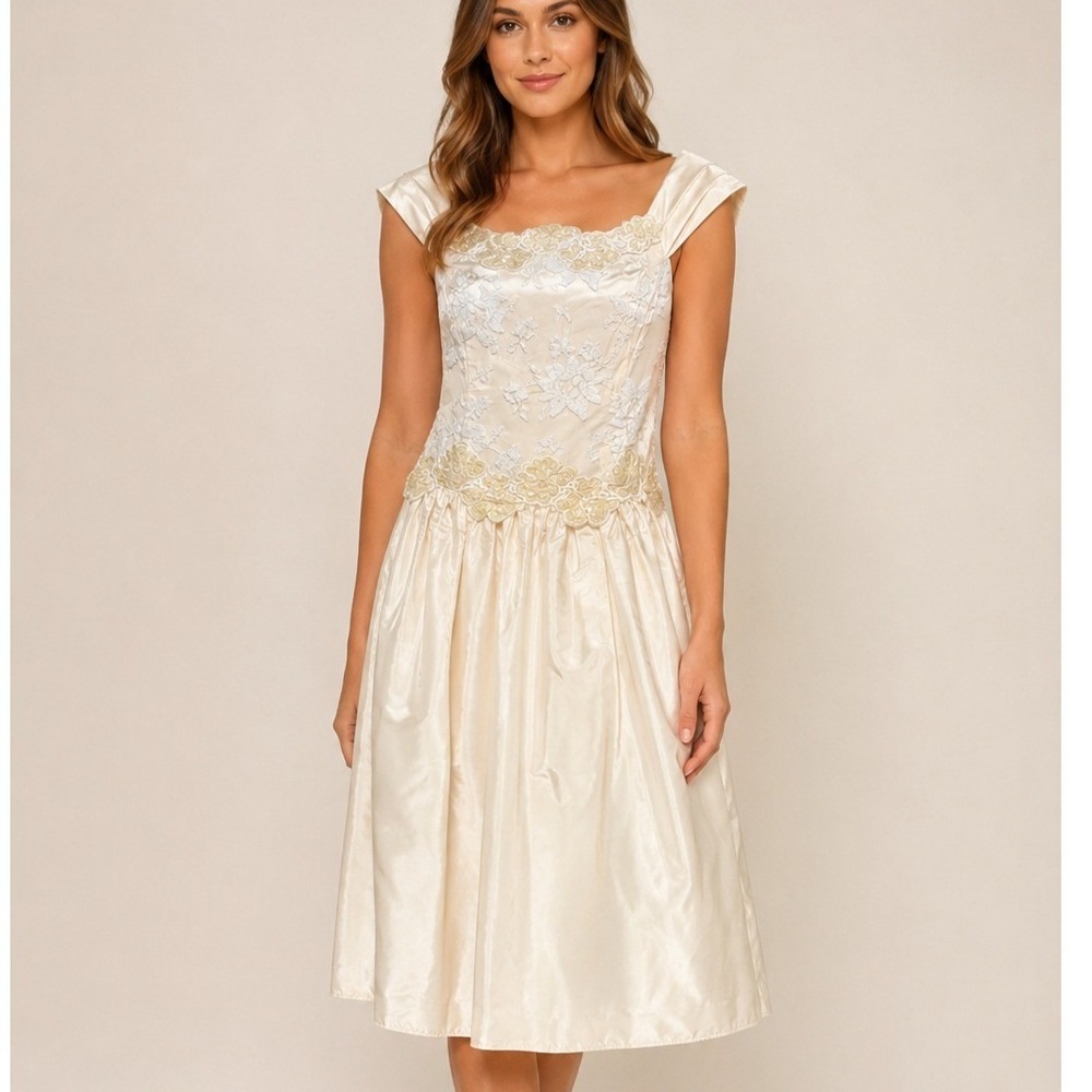 Vintage Scott McClintock Champagne Embroidered Satin Bow Back Party Dress Size 8